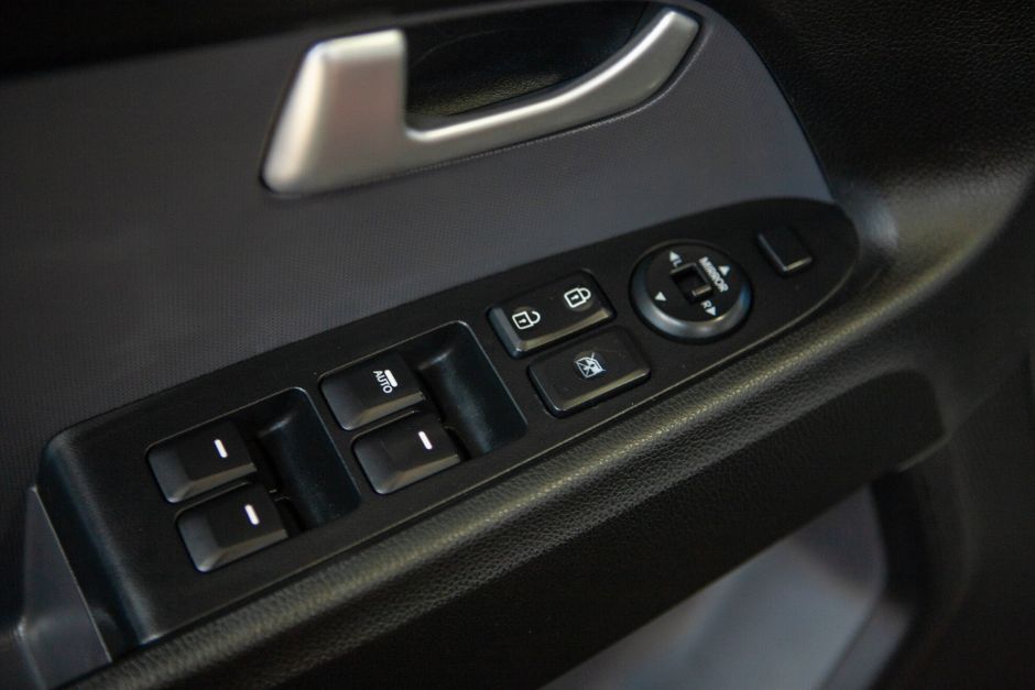 Kia Sportage 2.0 АКПП, 2011, 130 240 км фото 16