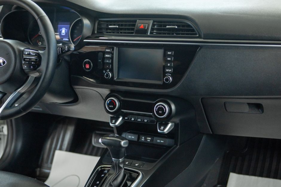 Kia Rio 1.6 АКПП, 2019, 67 258 км фото 13