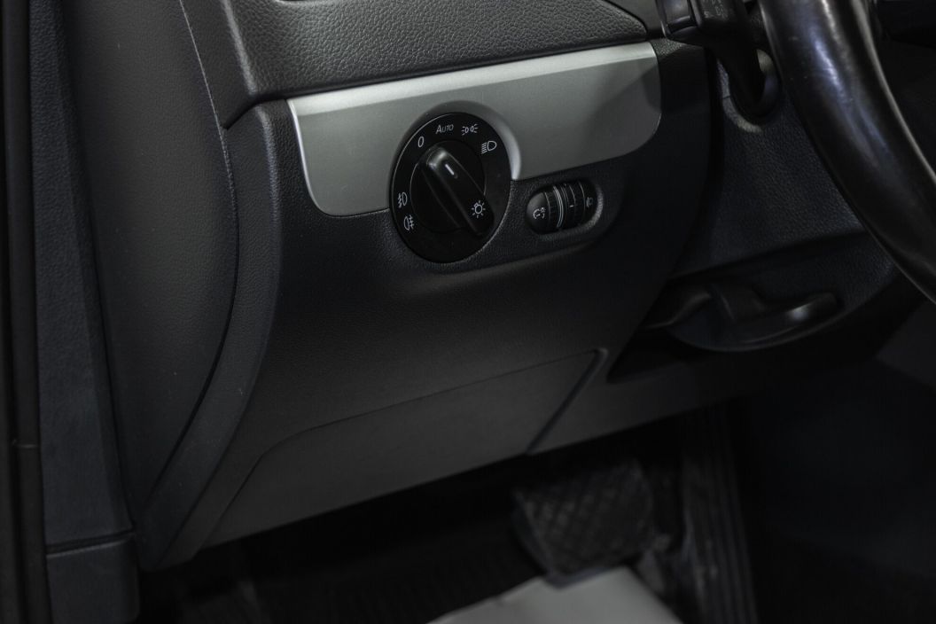 Volkswagen Jetta 1.4 РКПП, 2013, 131 210 км фото 10