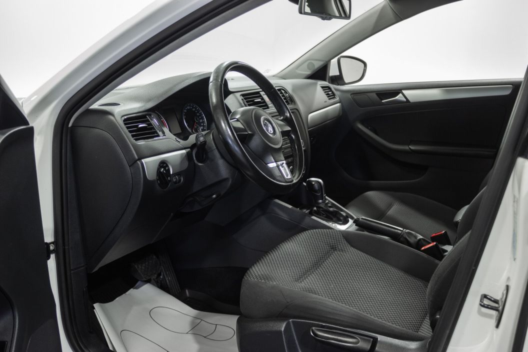 Volkswagen Jetta 1.4 РКПП, 2013, 131 210 км фото 6