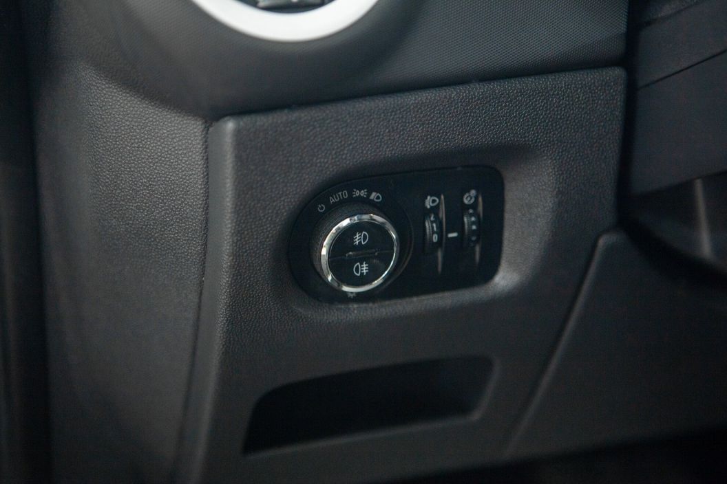 Opel Corsa 1.4 АКПП, 2012, 78 131 км фото 11