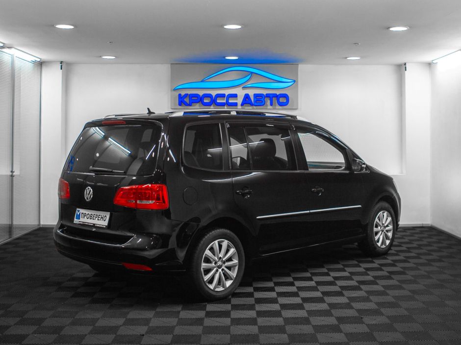 Volkswagen Touran 1.4 РКПП, 2011, 123 141 км фото 2