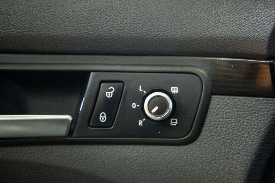 Volkswagen Touran 1.4 РКПП, 2011, 123 141 км фото 8