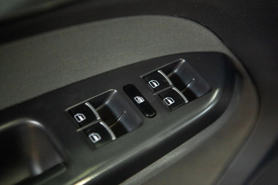 Volkswagen Touran 1.4 РКПП, 2011, 123 141 км фото 9