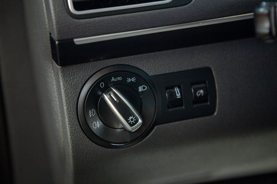 Volkswagen Touran 1.4 РКПП, 2011, 123 141 км фото 10