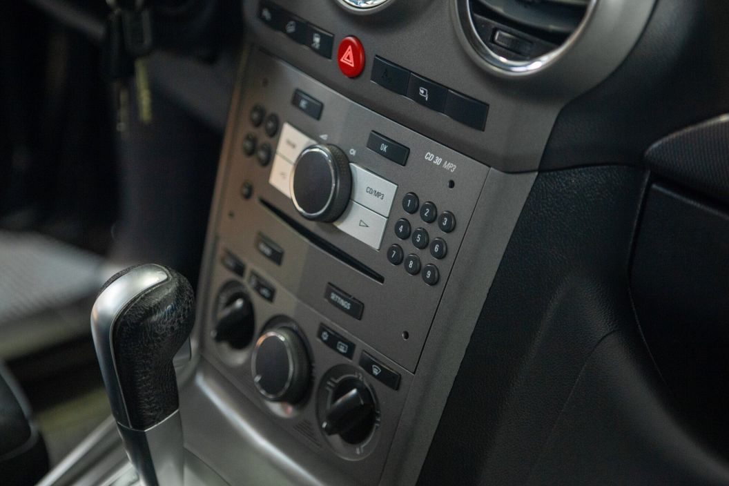 Opel Antara 3.2 АКПП, 2010, 145 887 км фото 12