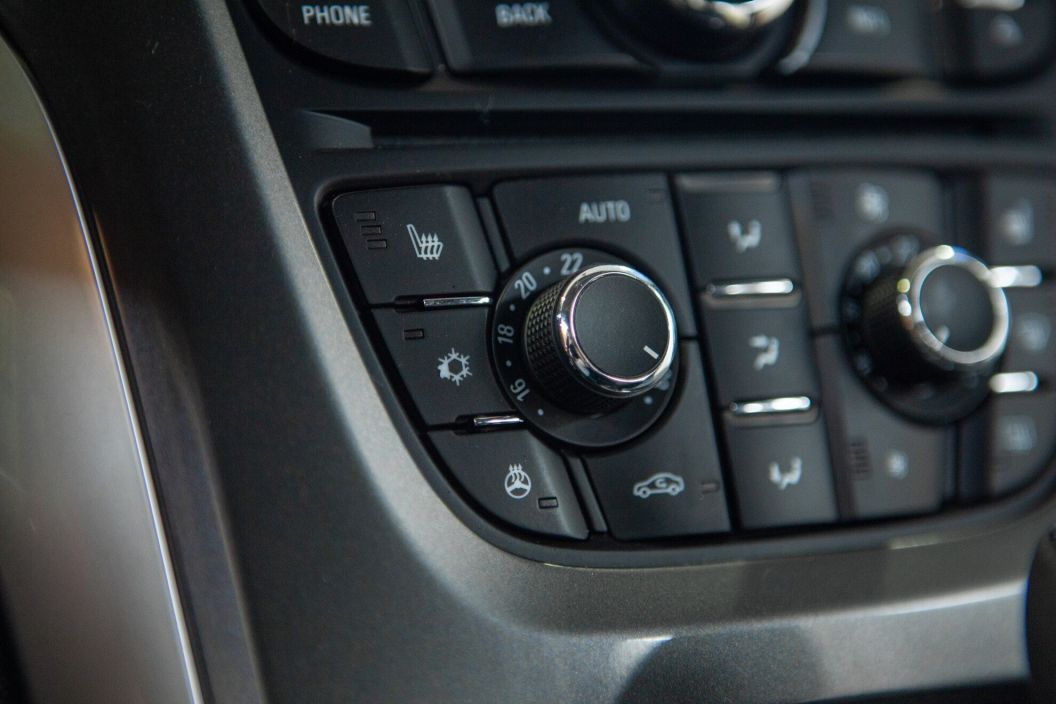 Opel Astra 1.6 АКПП, 2013, 124 585 км фото 12