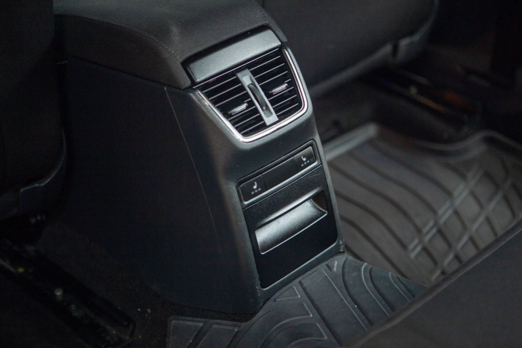 Skoda Octavia 2.0 РКПП, 2013, 124 258 км фото 12