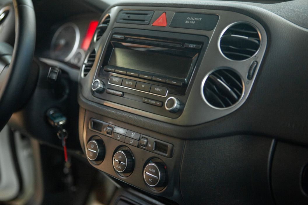 Volkswagen Tiguan 2.0 АКПП, 2009, 141 423 км фото 7