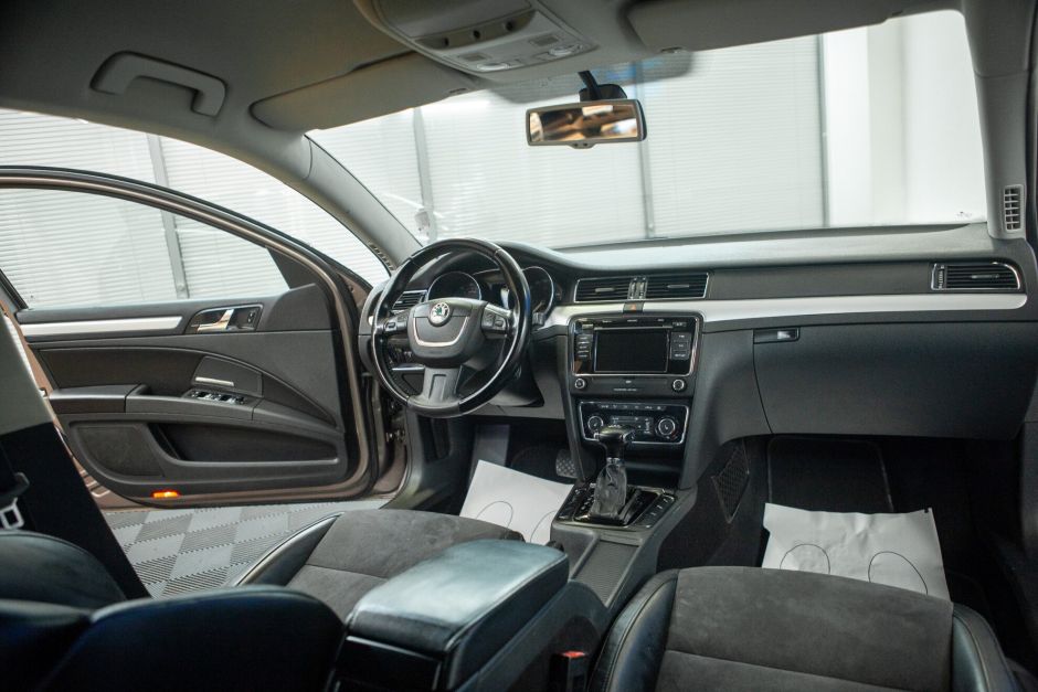 Skoda Superb 1.8 РКПП, 2010, 152 258 км фото 5