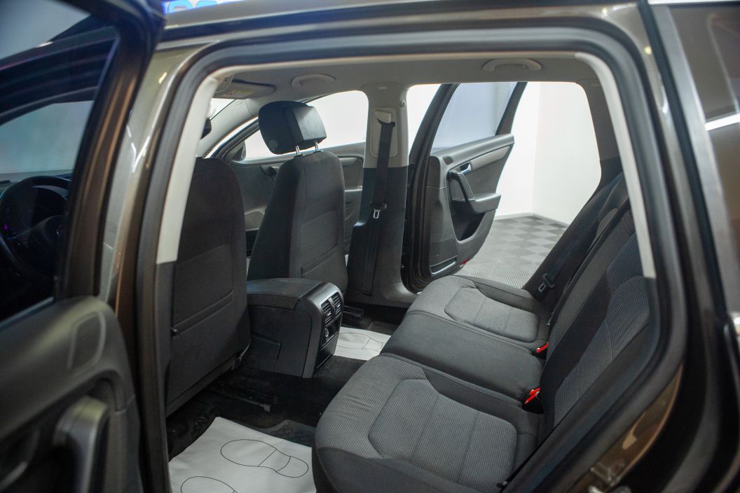 Volkswagen Passat 1.8 РКПП, 2014, 149 134 км фото 15