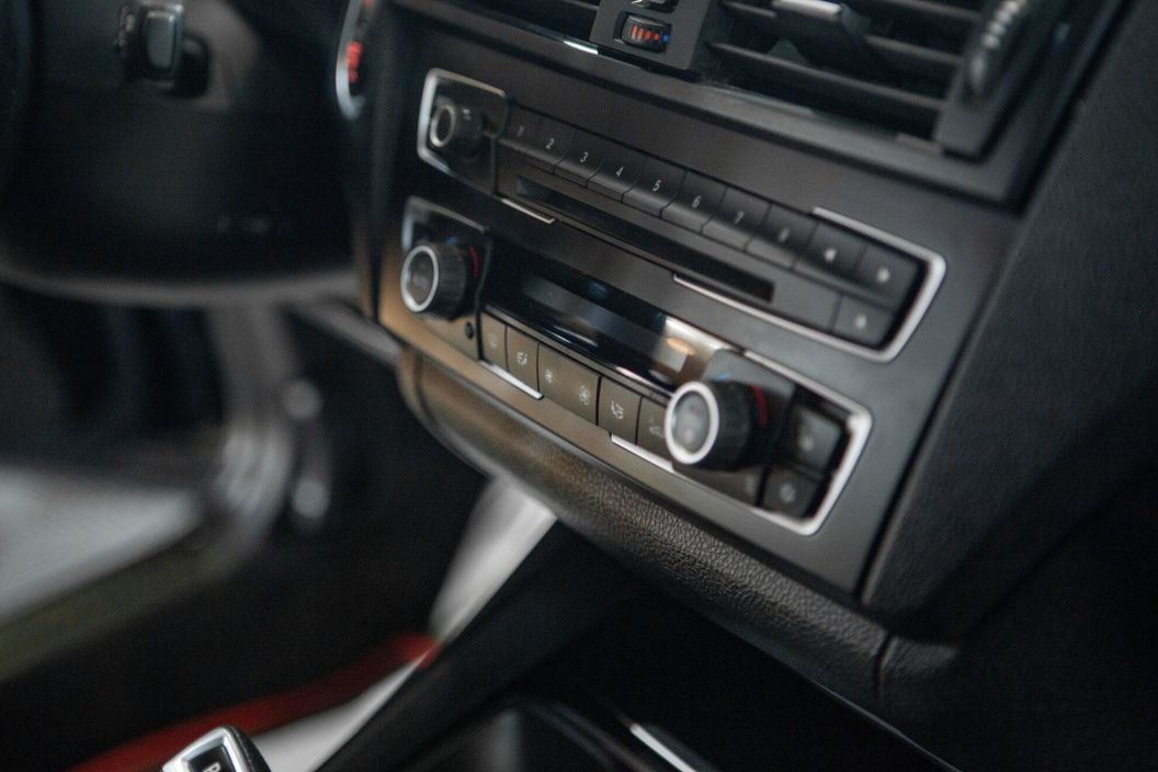 BMW 1 серии 1.6 АКПП, 2011, 142 317 км фото 9