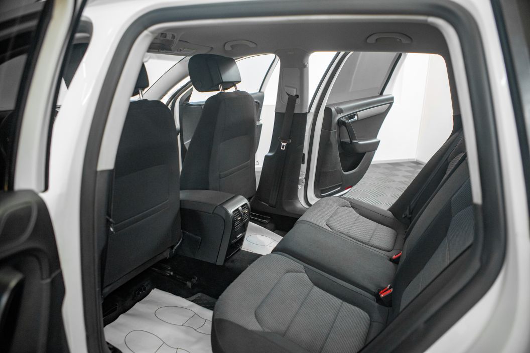 Volkswagen Passat 1.8 РКПП, 2011, 157 286 км фото 16