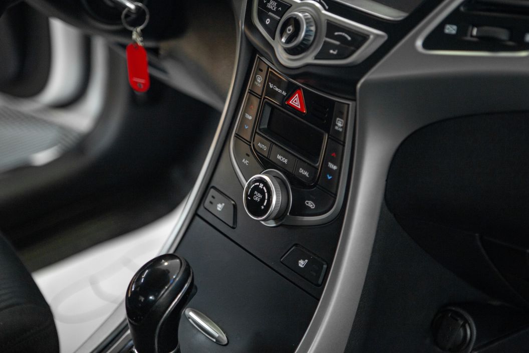 Hyundai Elantra 1.8 АКПП, 2014, 128 327 км фото 10