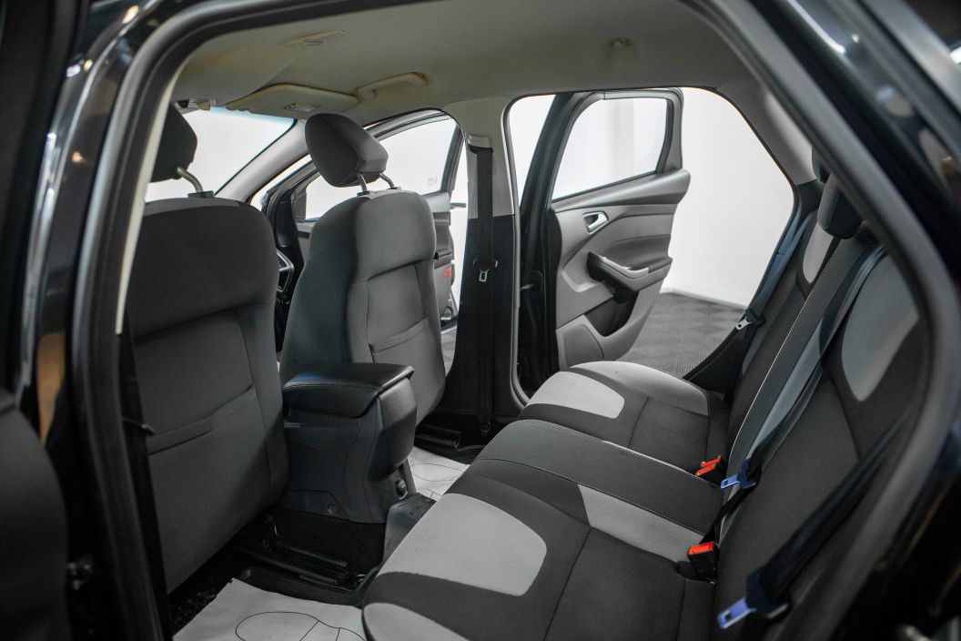 Ford Focus 1.6 РКПП, 2012, 141 232 км фото 17