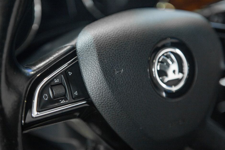 Skoda Superb 1.8 РКПП, 2013, 141 300 км фото 10