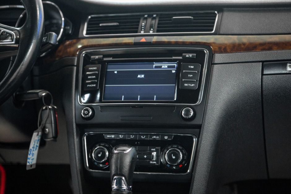 Skoda Superb 1.8 РКПП, 2013, 141 300 км фото 13