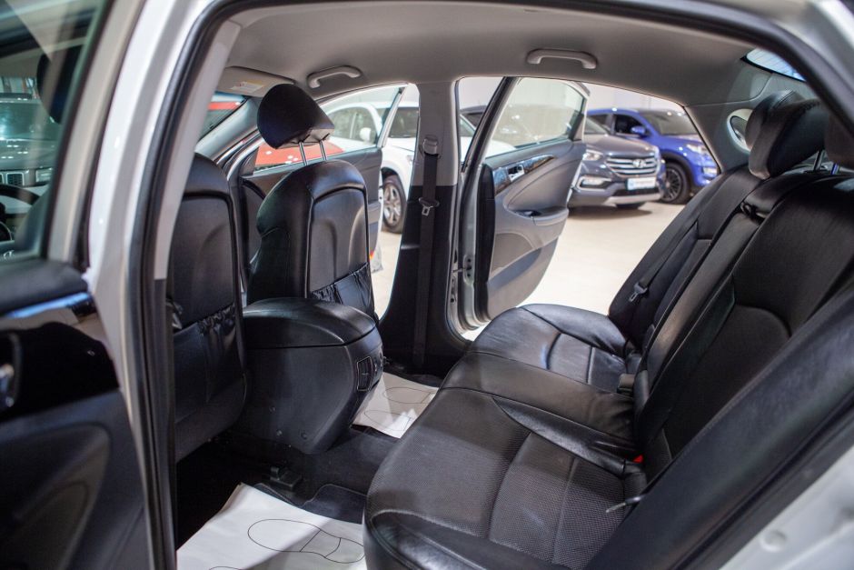 Hyundai Sonata 2.0 АКПП, 2011, 154 617 км фото 6