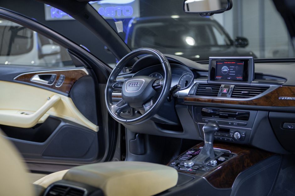 Audi A6 2.8 РКПП, 2014, 132 323 км фото 6