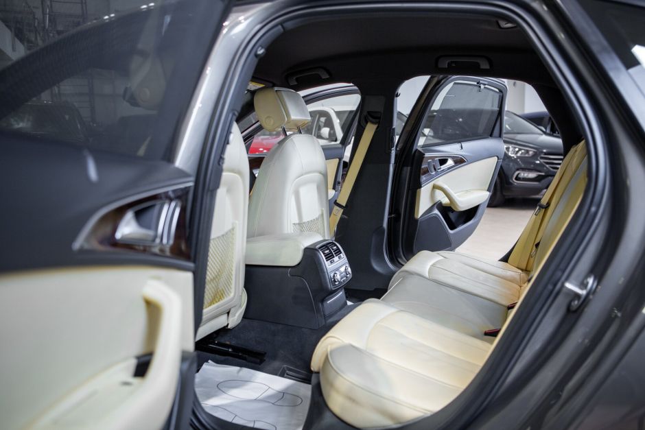 Audi A6 2.8 РКПП, 2014, 132 323 км фото 17