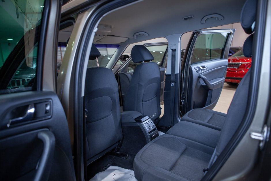 Skoda Yeti 1.8 РКПП, 2012, 142 256 км фото 6