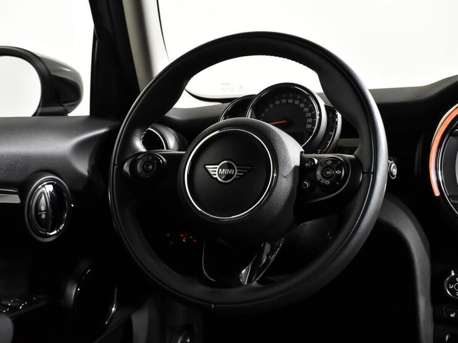 MINI Hatch 1.5 РКПП, 2018, 66 000 км фото 6