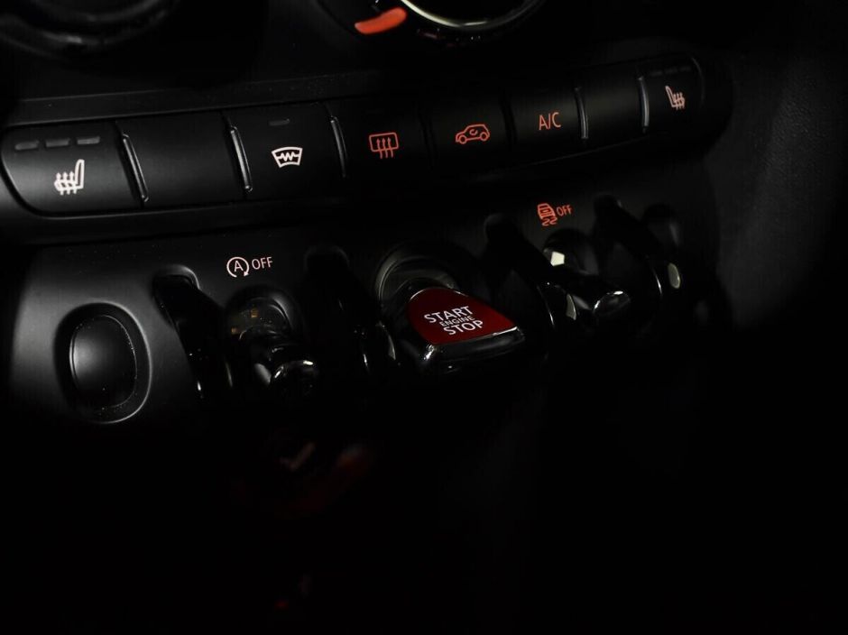 MINI Hatch 1.5 РКПП, 2018, 66 000 км фото 10