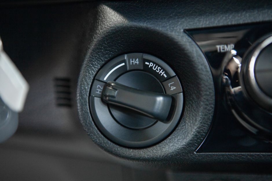 Toyota Hilux 2.4 МКПП, 2022, 20 км фото 14