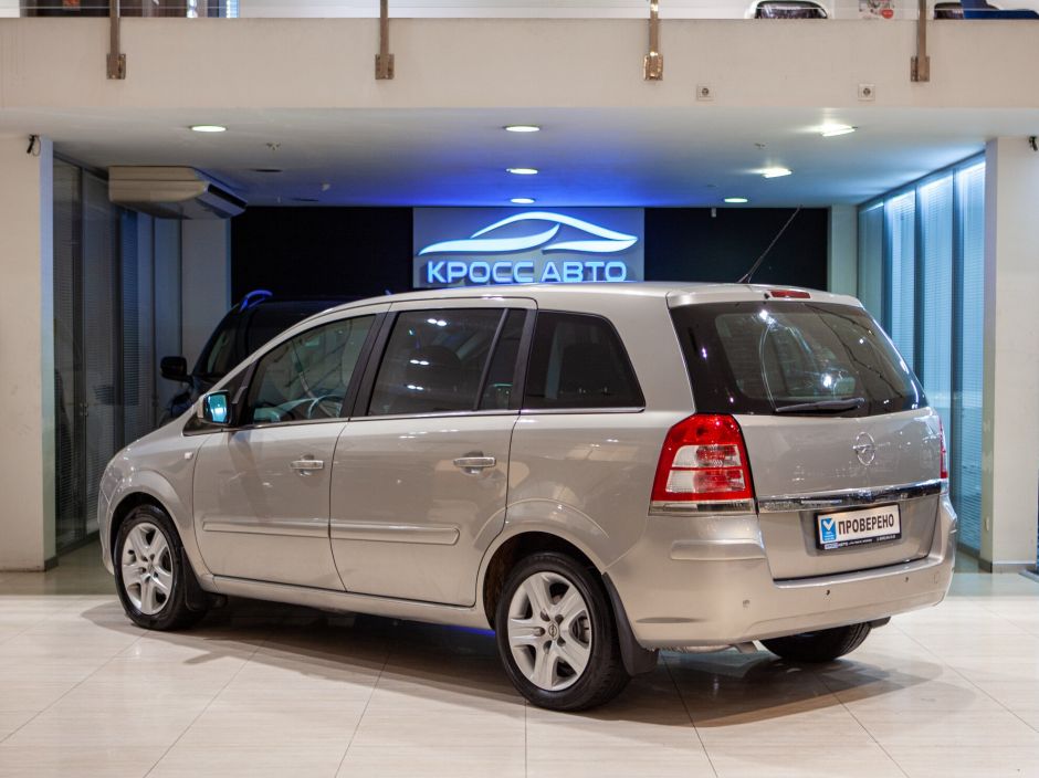 Opel Zafira 1.8 МКПП, 2011, 147 313 км фото 4