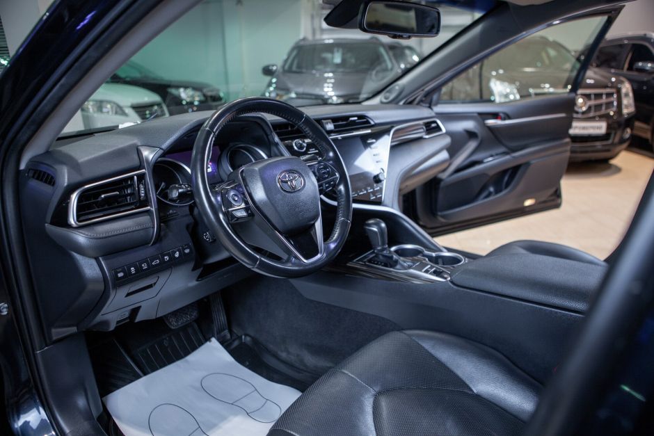 Toyota Camry 3.5 АКПП, 2018, 97 180 км фото 7
