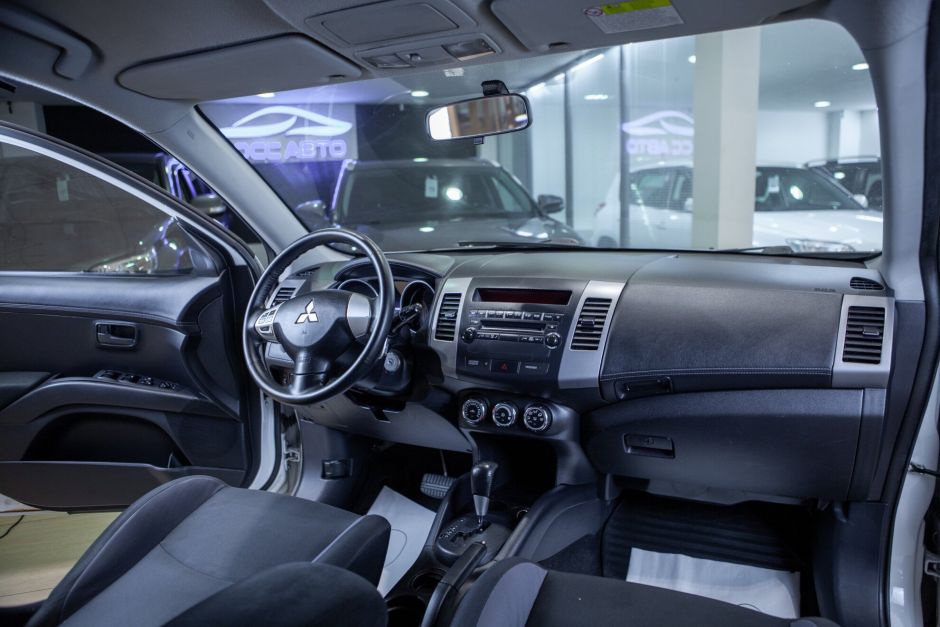 Mitsubishi Outlander 2.0 CVT, 2010, 181 281 км фото 5