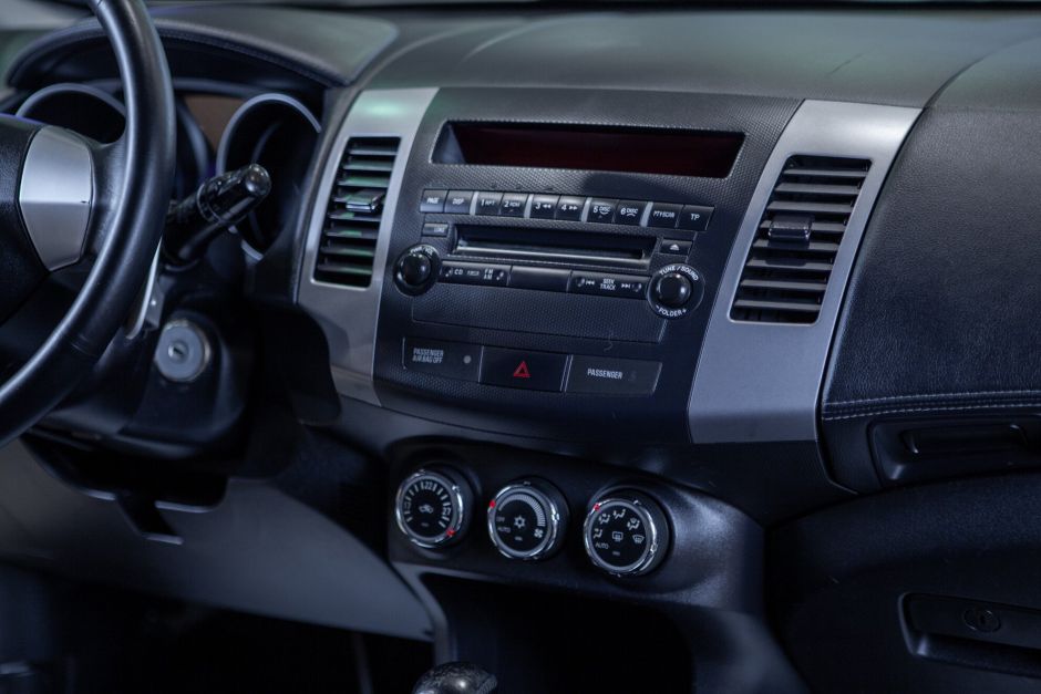 Mitsubishi Outlander 2.0 CVT, 2010, 181 281 км фото 10