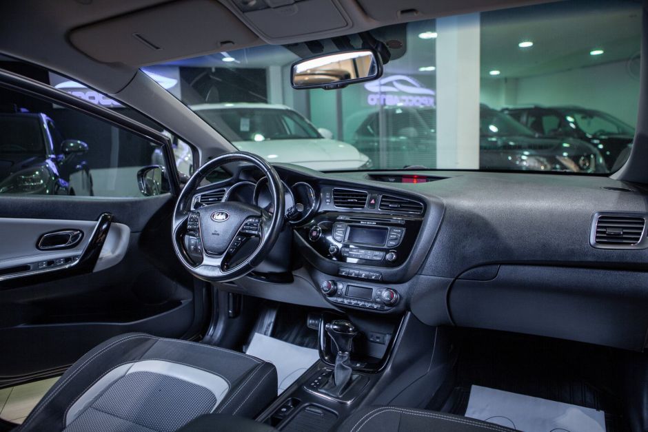 Kia Ceed 1.6 АКПП, 2012, 151 206 км фото 8