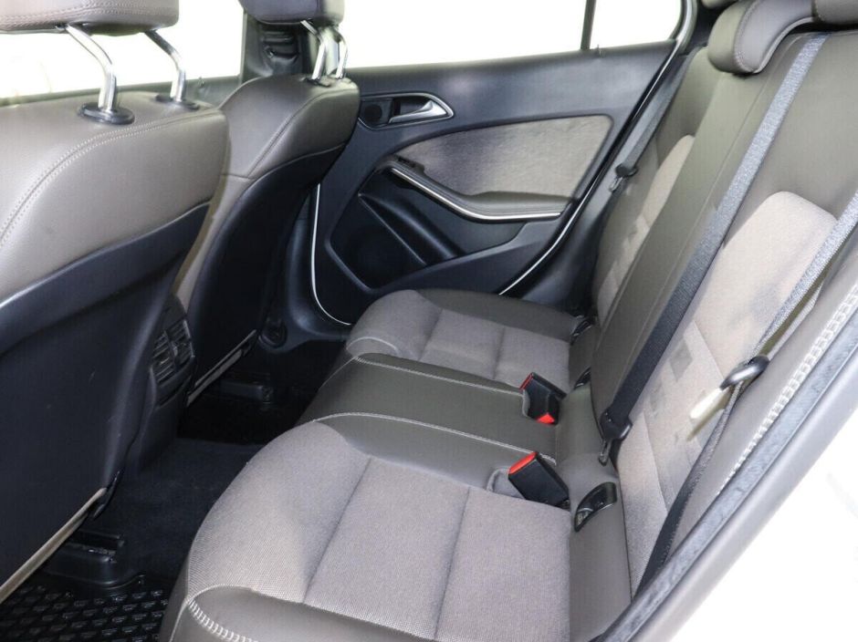 Mercedes-Benz GLA 1.6 РКПП, 2014, 120 000 км фото 9