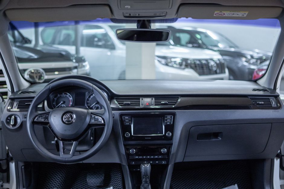 Skoda Rapid 1.6 АКПП, 2017, 130 167 км фото 8