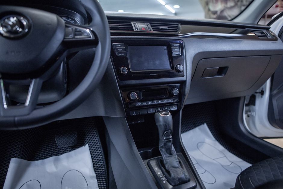 Skoda Rapid 1.6 АКПП, 2017, 130 167 км фото 9