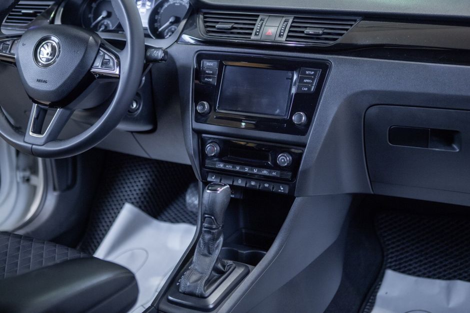 Skoda Rapid 1.6 АКПП, 2017, 130 167 км фото 15