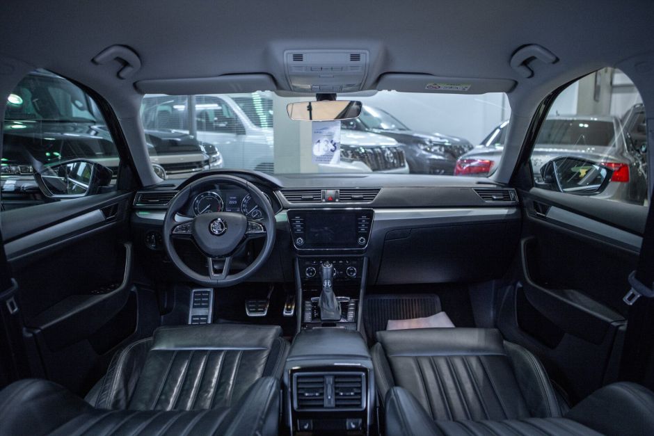 Skoda Superb 1.8 РКПП, 2018, 118 259 км фото 16