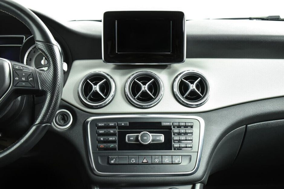 Mercedes-Benz GLA 1.6 РКПП, 2015, 101 000 км фото 7