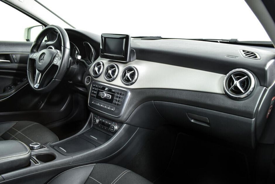 Mercedes-Benz GLA 1.6 РКПП, 2015, 101 000 км фото 8