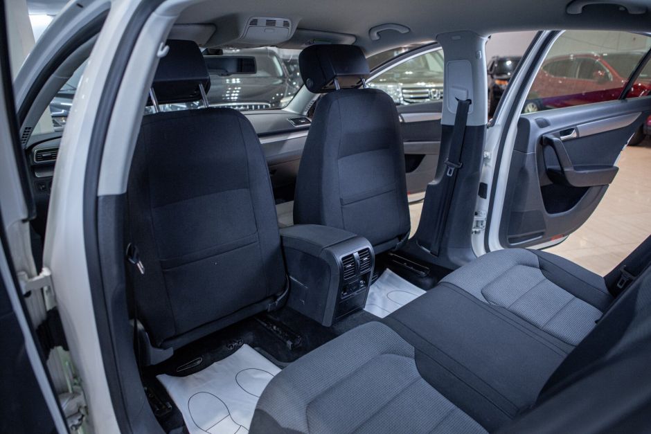 Volkswagen Passat 1.8 РКПП, 2013, 140 500 км фото 6