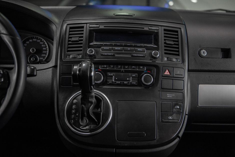 Volkswagen Multivan 2.0 РКПП, 2012, 157 401 км фото 9