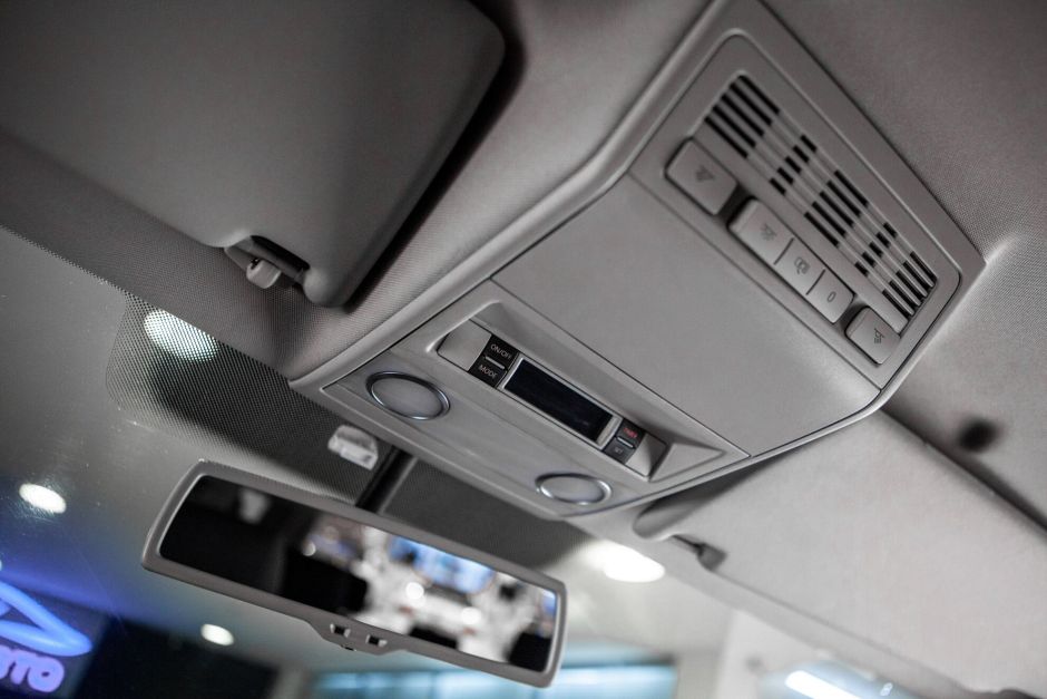 Volkswagen Multivan 2.0 РКПП, 2012, 157 401 км фото 13