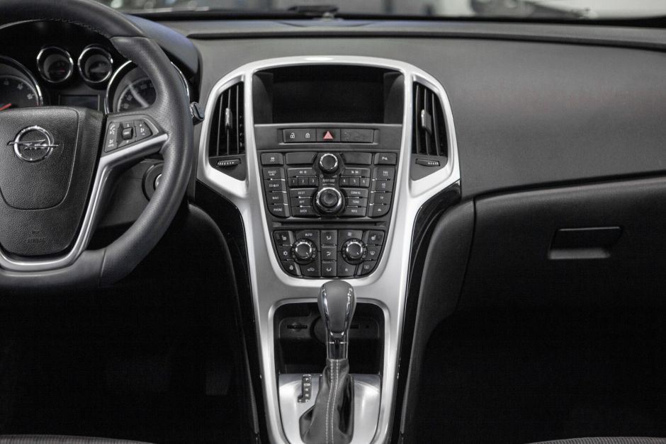 Opel Astra GTC 1.4 АКПП, 2012, 135 259 км фото 10