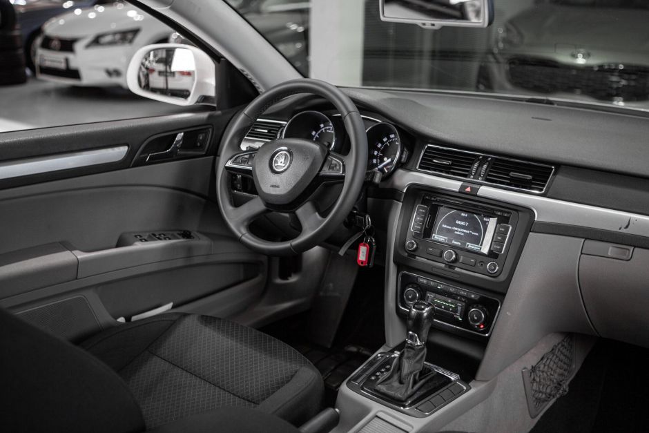 Skoda Superb 1.8 РКПП, 2014, 162 245 км фото 5