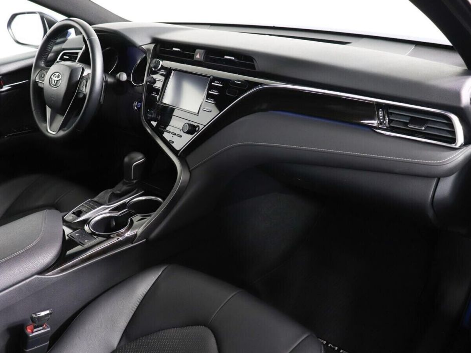 Toyota Camry 2.5 АКПП, 2018, 73 000 км фото 9