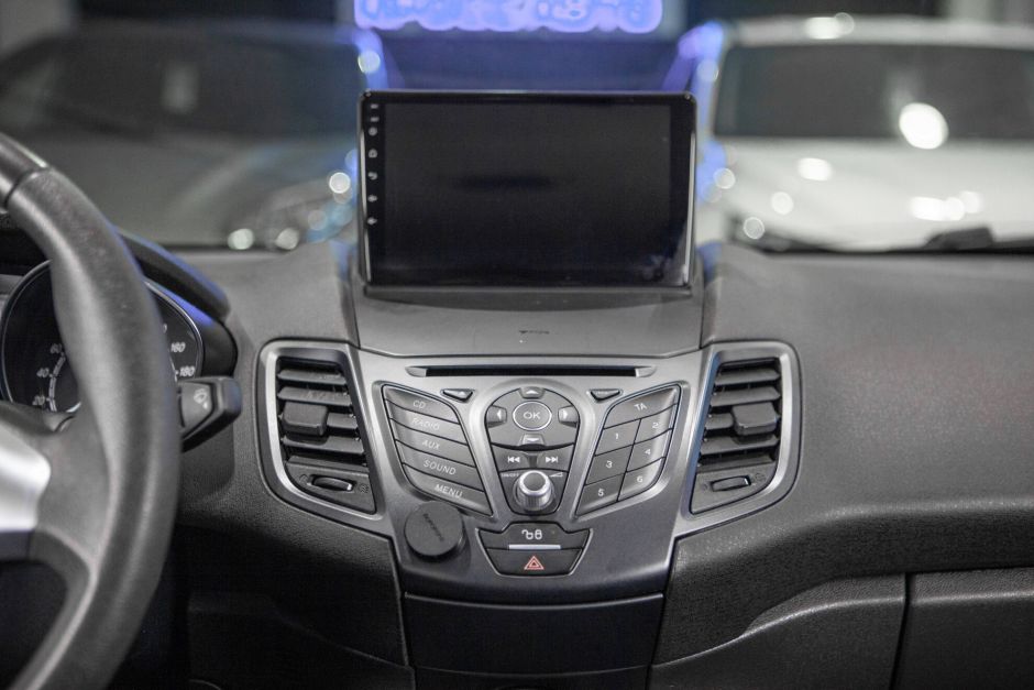 Ford Fiesta 1.6 РКПП, 2015, 68 845 км фото 11