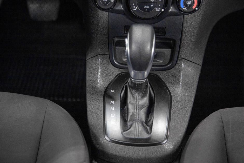 Ford Fiesta 1.6 РКПП, 2015, 68 845 км фото 18