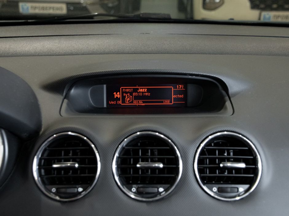 Peugeot 308 1.6 АКПП, 2011, 140 323 км фото 11