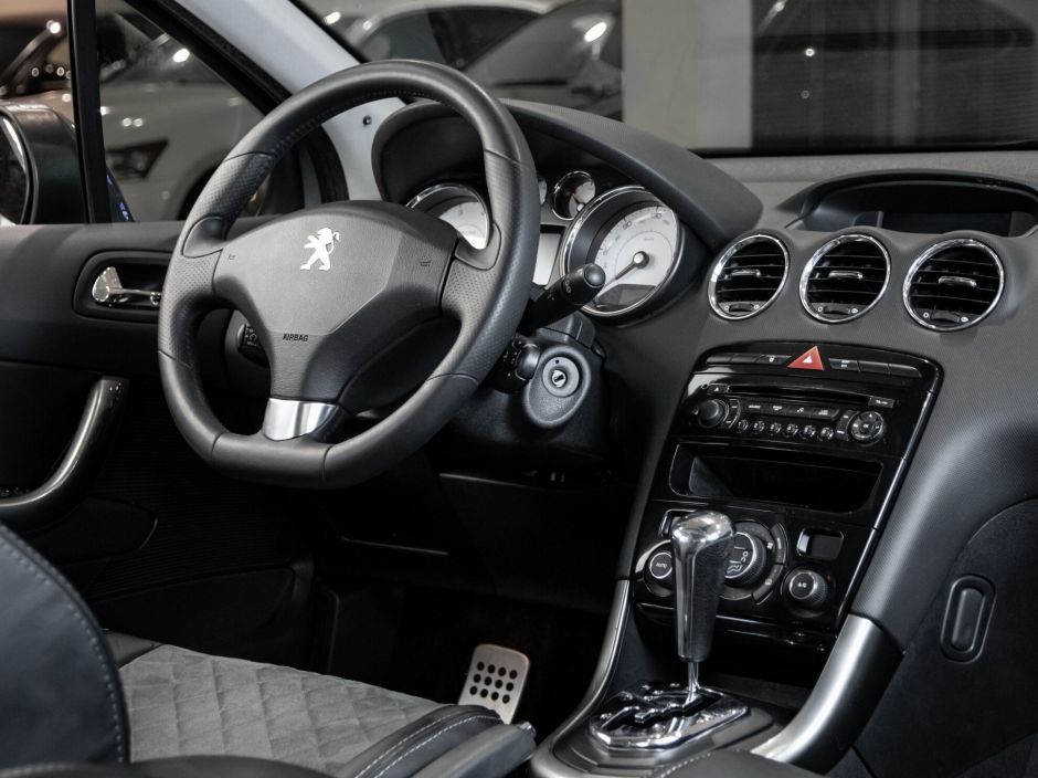 Peugeot 308 1.6 АКПП, 2011, 140 323 км фото 12